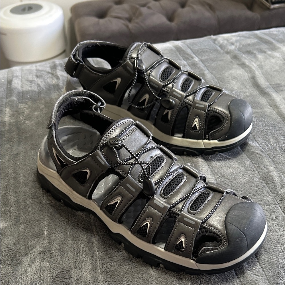 ☘️Skechers Men's Black Athletic Sandals